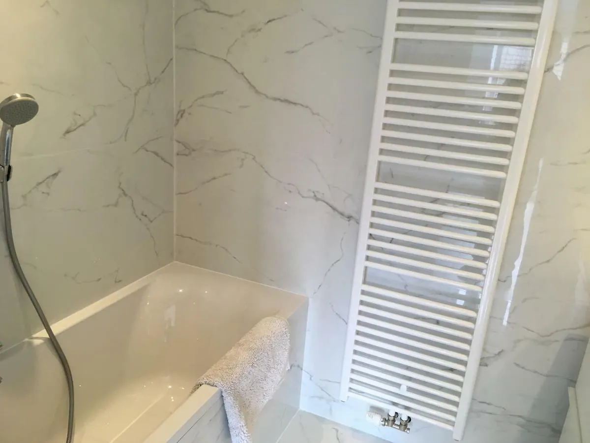Topfloor Aida 2 Bedroom 2 Bathroom Free Parking Ostend 0*,  Belgium